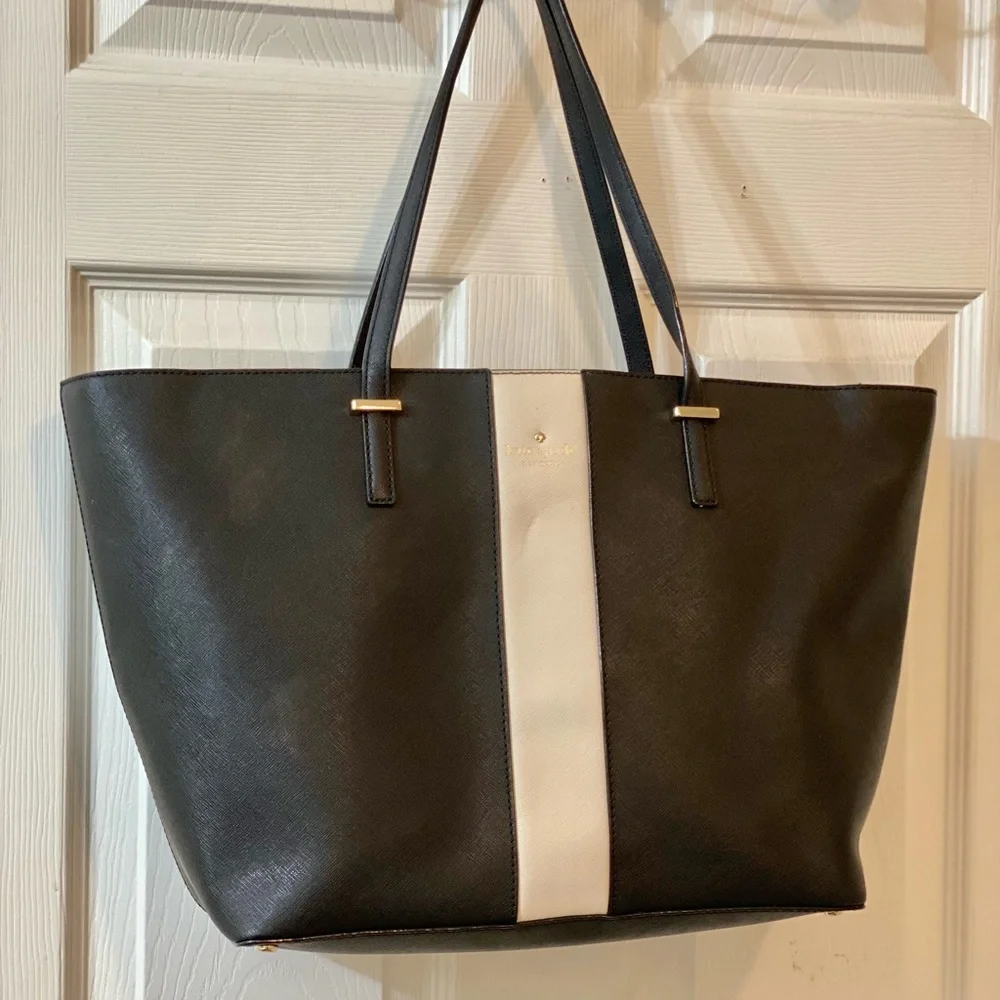 Kate Spade large two tone tote bag excellent condition 19 by 13 inches. Clean - Picture 8 of 8